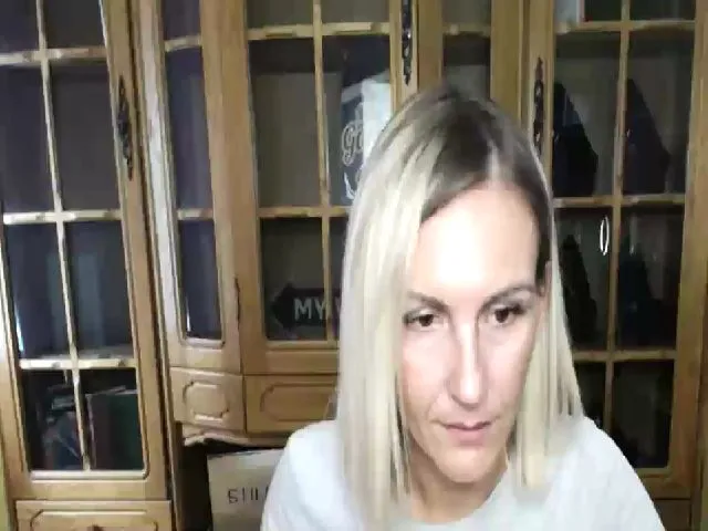 Live sex webcam photo for MiliEsiens #259836828