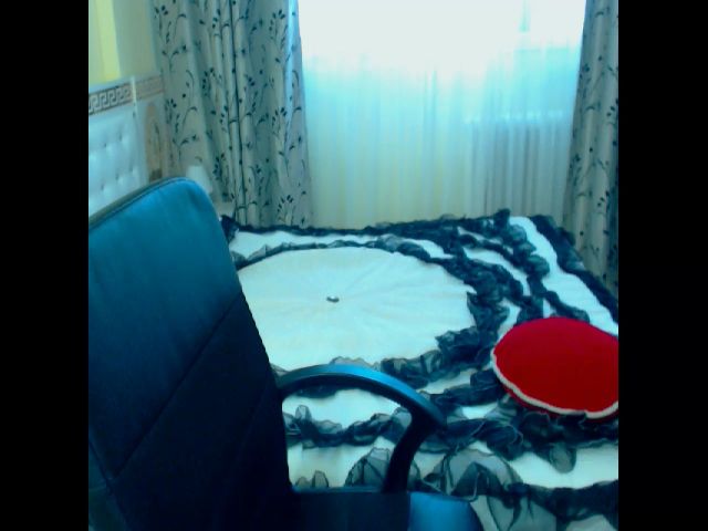 Live sex webcam photo for SonyaHotMilf #253724995