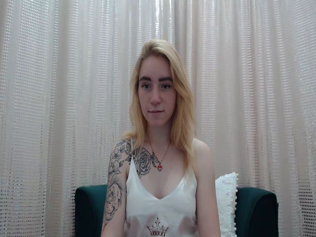 Live sex webcam photo for RedBerryy #254412186