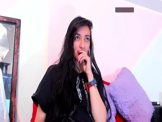 Live sex webcam photo for Violetatoo #255616167