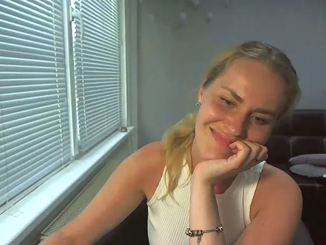 Live sex webcam photo for AnnnaLia #258218201