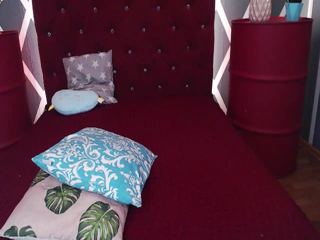Live sex webcam photo for AnabelLori #262761088