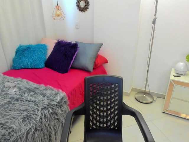 Live sex webcam photo for anthonellahil #259436930