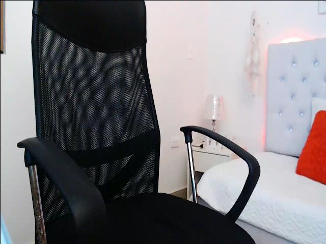 Live sex webcam photo for Antonella_lpz #254600446