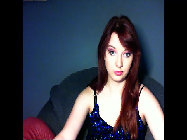 Live sex webcam photo for VirginLuna18 #256342101