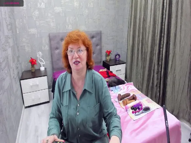 Live sex webcam photo for HarperGlow #256217985
