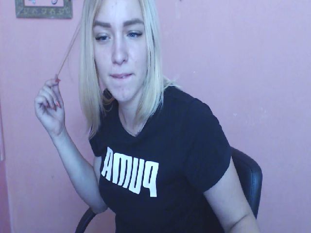 Live sex webcam photo for KetiLove_ #259051399