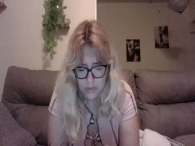Live sex webcam photo for cozychristine #253302381
