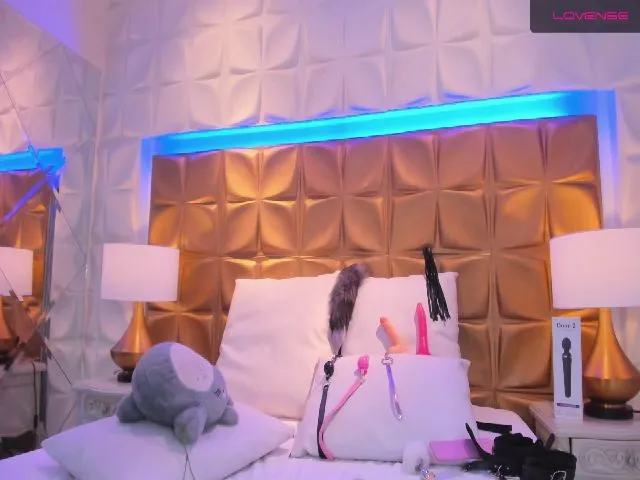 Live sex webcam photo for CandyLaw_ #261372651