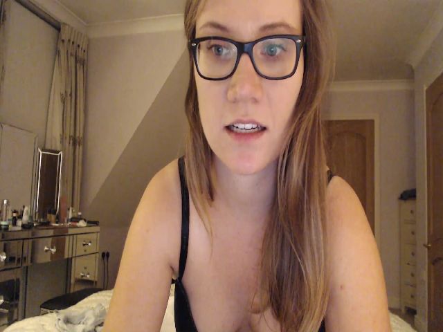 Live sex webcam photo for JennyMFC #262848354