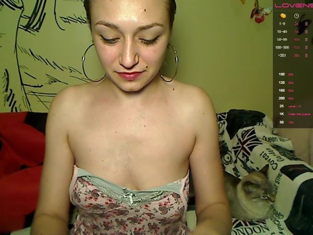 Live sex webcam photo for CatGirl01 #254046598