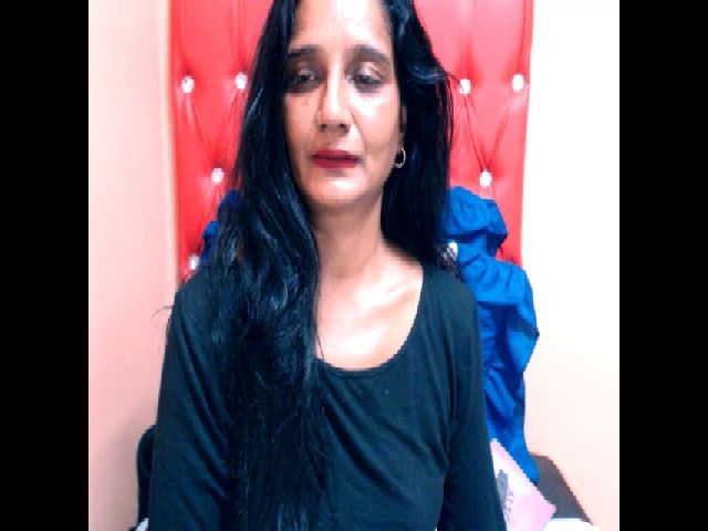 Live sex webcam photo for INDIANCANDY69 #265279995