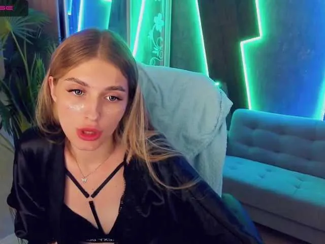 Live sex webcam photo for RapunzelME #251069916