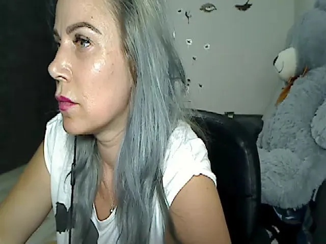 Live sex webcam photo for Yourmilf24 #260633342
