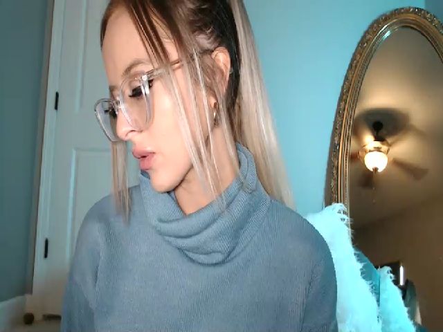 Live sex webcam photo for Brookebaby_ #256077050