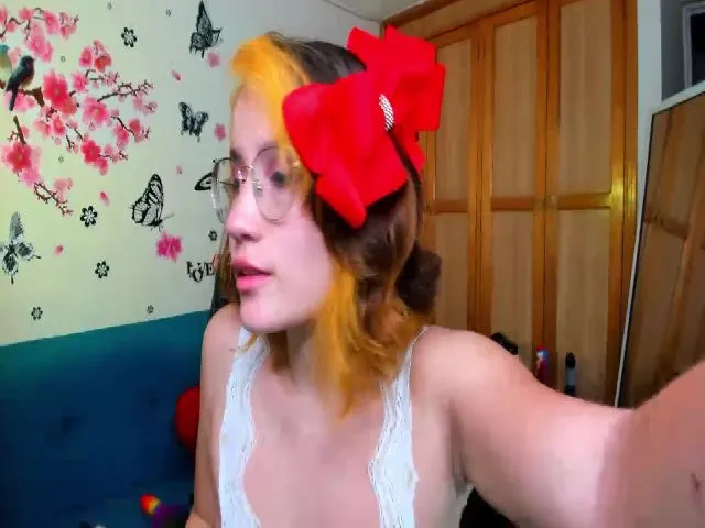Live sex webcam photo for Conydecker #260295164