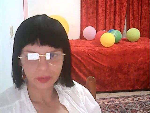 Live sex webcam photo for araartist #255466563