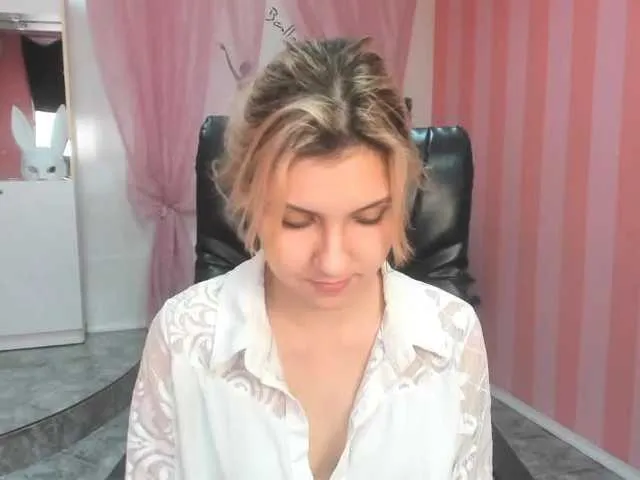 Live sex webcam photo for SexyyFoxyy #240911955