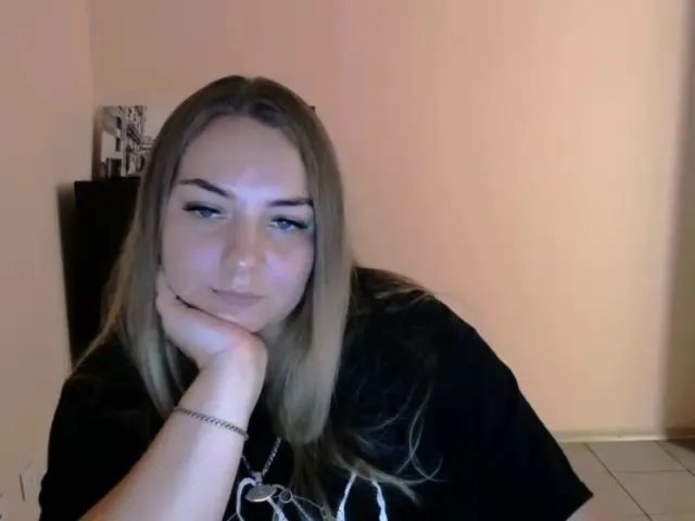 Live sex webcam photo for StellaJ_ #263280933