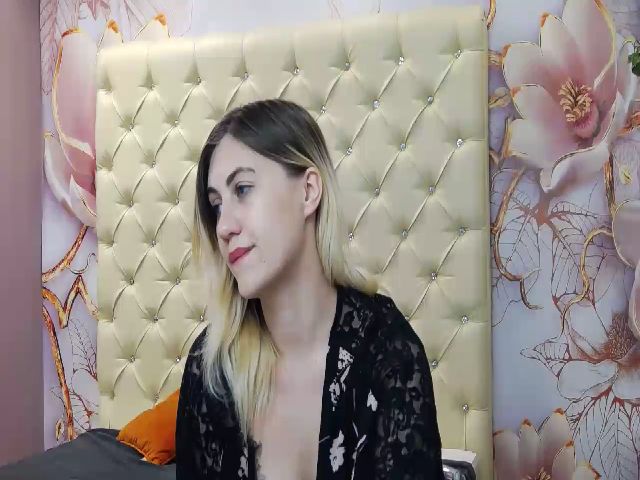 Live sex webcam photo for KristyWalsh #260304091