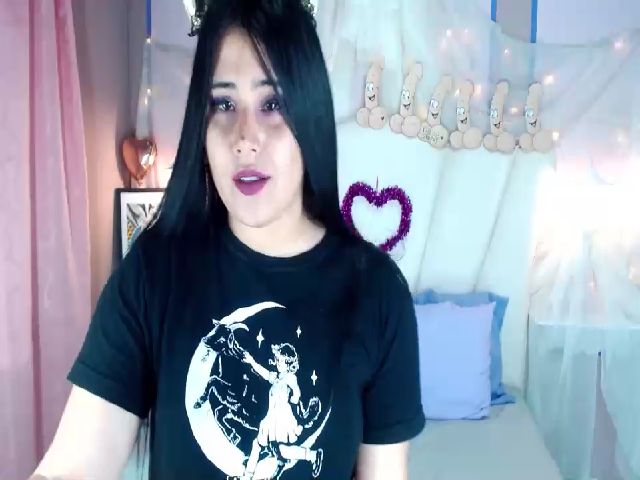 Live sex webcam photo for Violeta_Beck #253771886