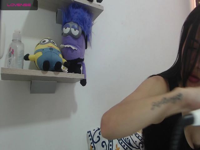 Live sex webcam photo for Mariana__Cute #259505186