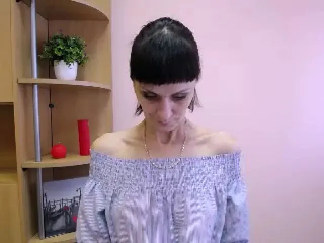 Live sex webcam photo for Abigail_i #261843928