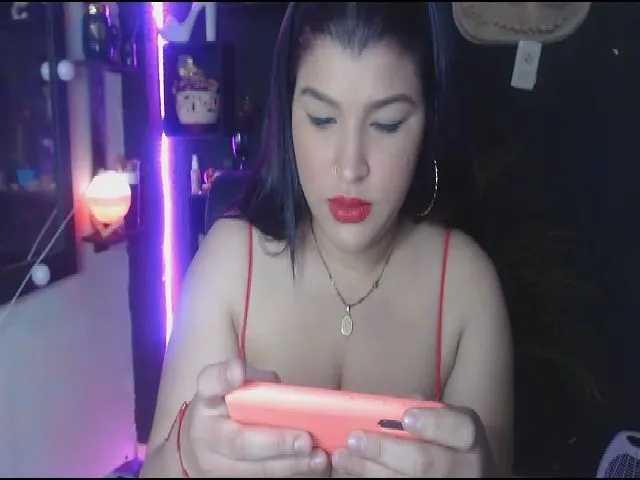 Live sex webcam photo for Strawxberrry #262459948
