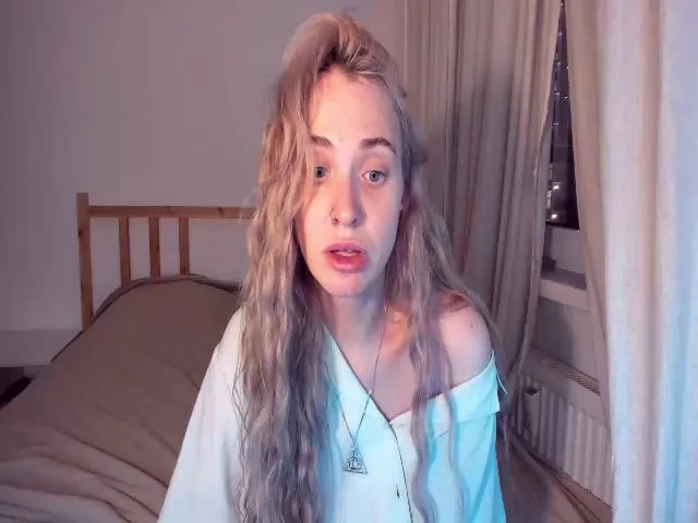 Live sex webcam photo for Uvirtualfrnd #258808118