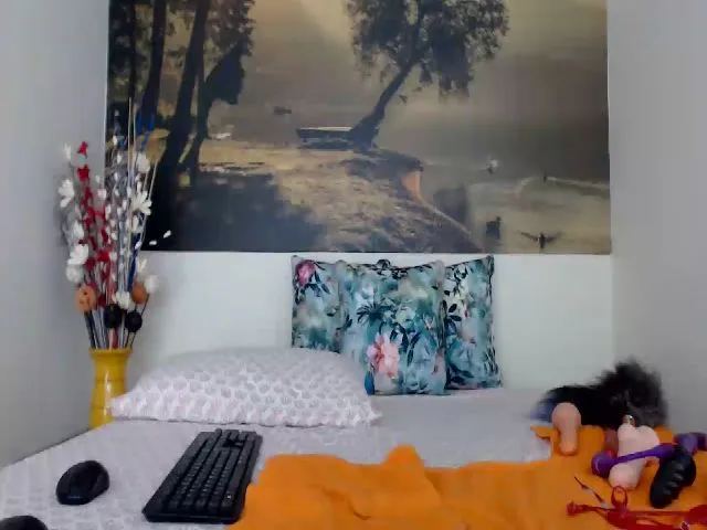 Live sex webcam photo for AikoTailor #287876394