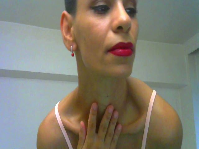 Live sex webcam photo for SONYABRUNETTE #255132163