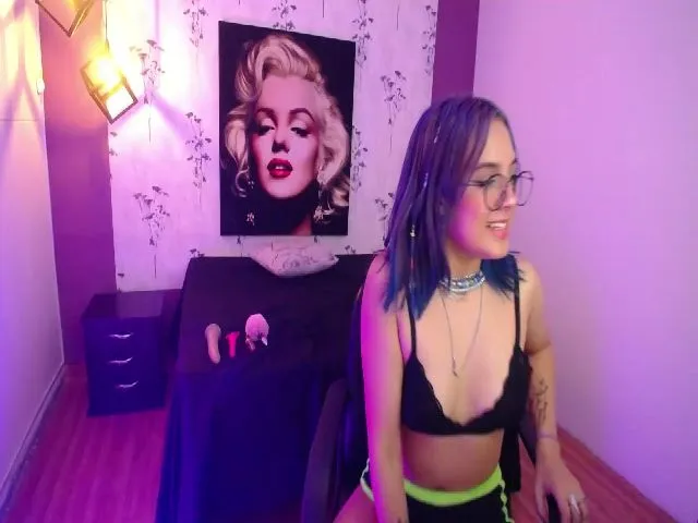 Live sex webcam photo for Spaaarkie #255672671