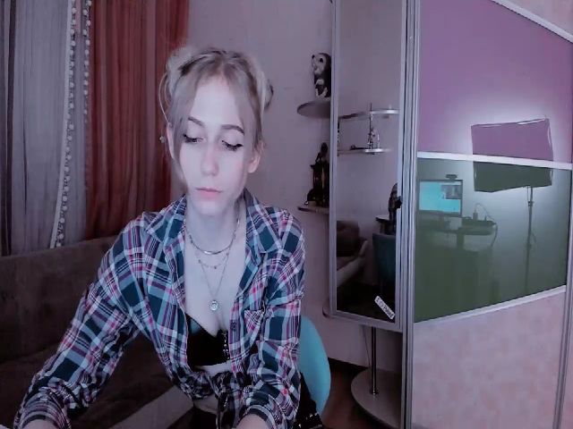 Live sex webcam photo for ScarletAmber #253562716