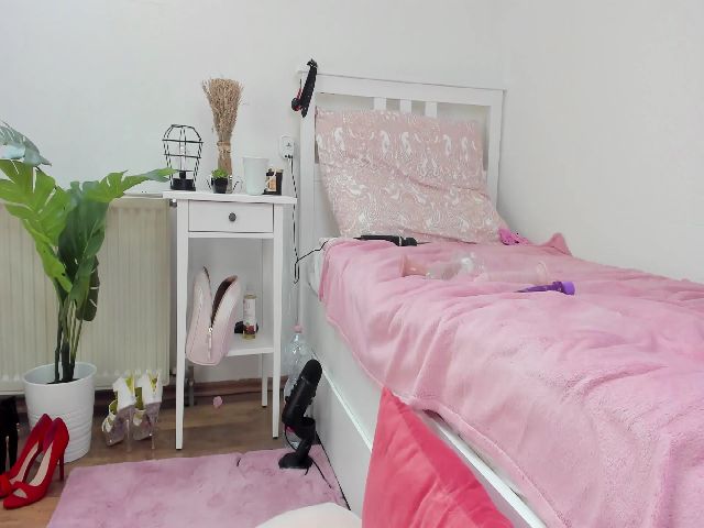 Live sex webcam photo for AshleyJohnes #258481118