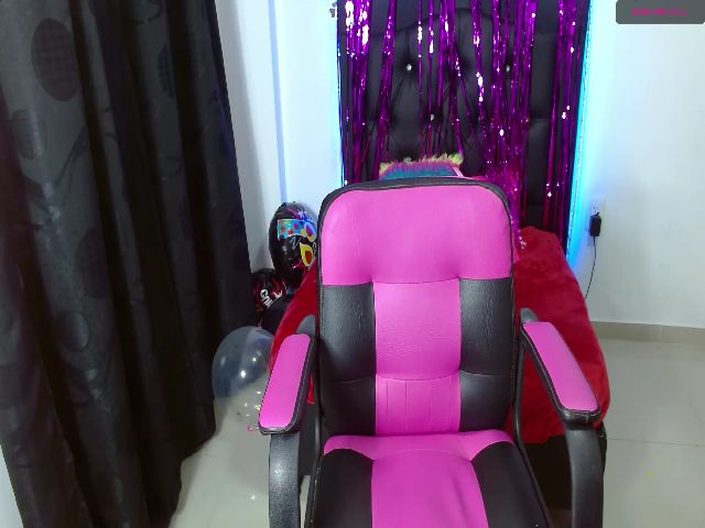 Live sex webcam photo for Prinsex_1215 #261456985