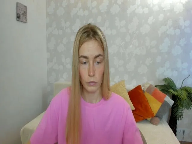 Live sex webcam photo for MissisRexa #254474623