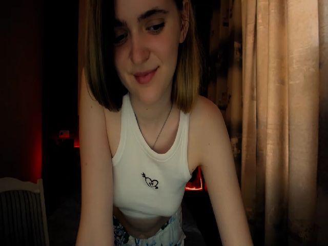 Live sex webcam photo for Ella_Hudson #253023048