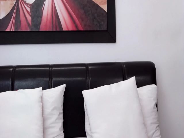 Live sex webcam photo for InnaHottyX #264135529