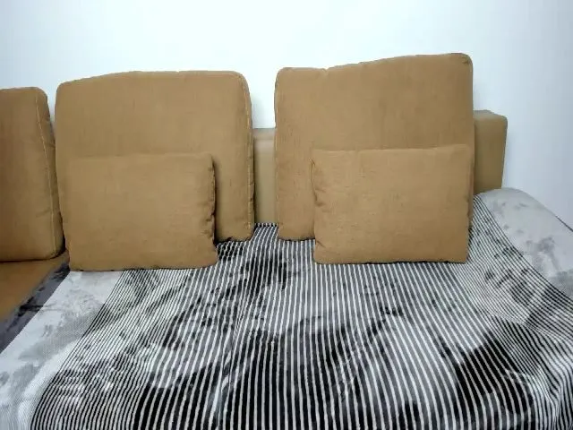 Live sex webcam photo for Jessy4Lovex #265393276