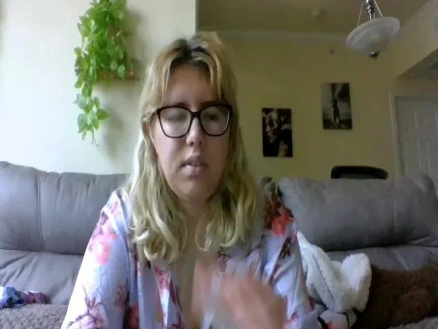 Live sex webcam photo for cozychristine #258686945