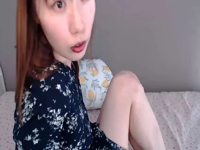 Live sex webcam photo for Miyak0 #262538723