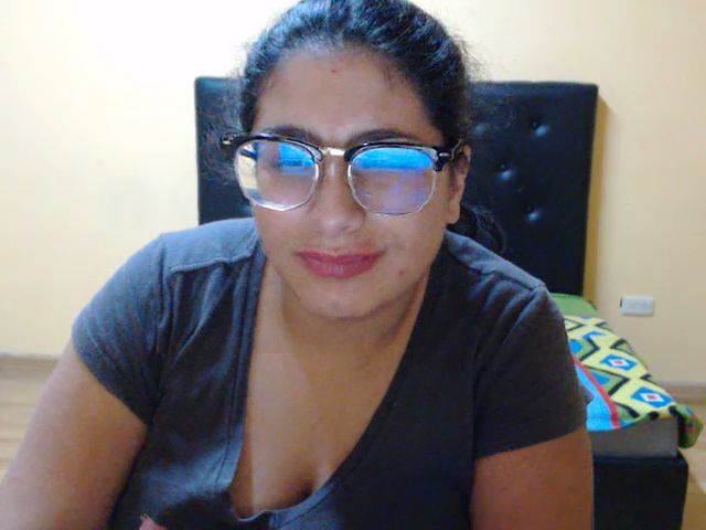 Live sex webcam photo for Aishafoxxx #261744129