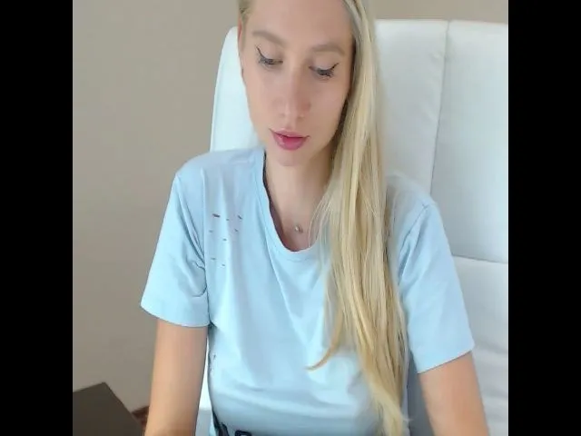 Live sex webcam photo for Miss_Sylvia #260747078