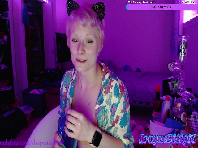Live sex webcam photo for DragonKitty69 #252413198