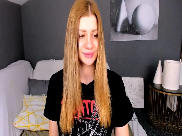 Live sex webcam photo for JuicyHelenX #258915002