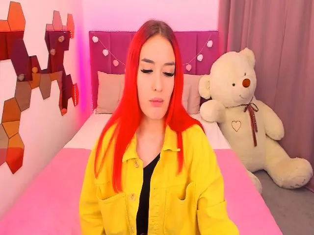 Live sex webcam photo for RedCat18 #256543424