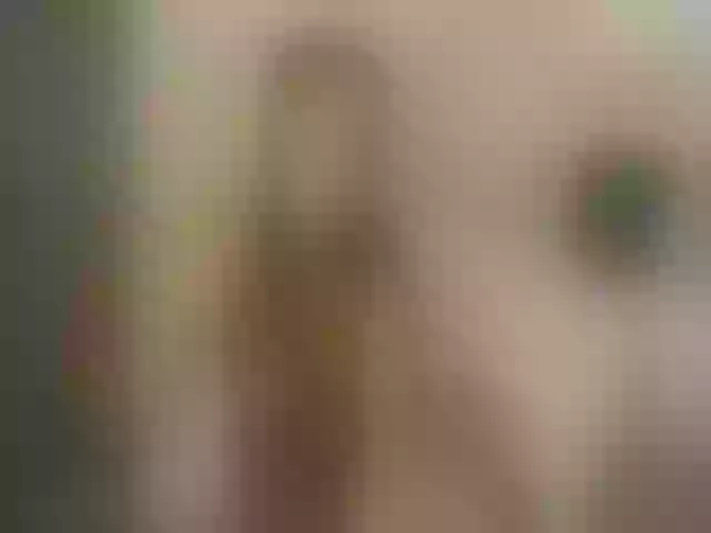 Live sex webcam photo for Andrealushot1 #260136132