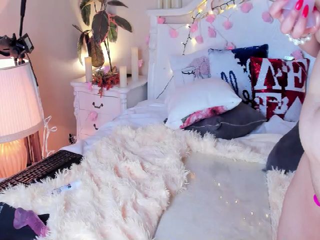 Live sex webcam photo for Marrygrayes #254574856