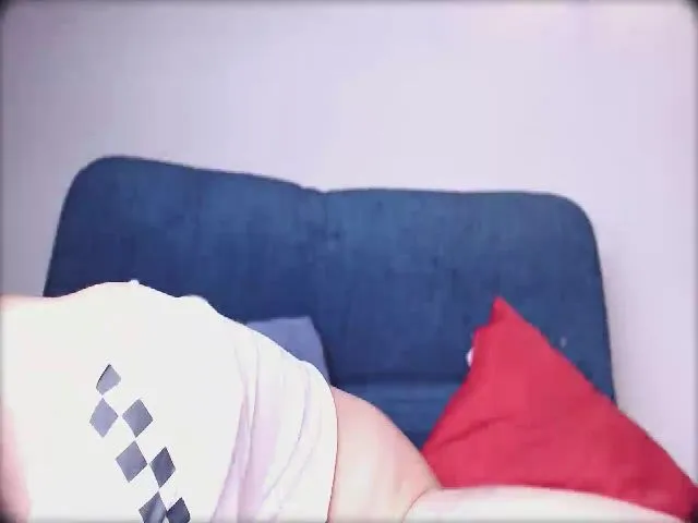 Live sex webcam photo for Petit_Haze #261145165