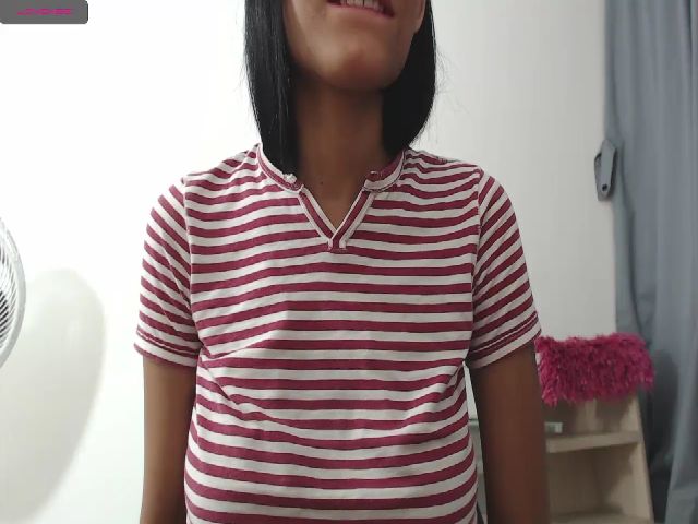 Live sex webcam photo for LiliJade #255319633